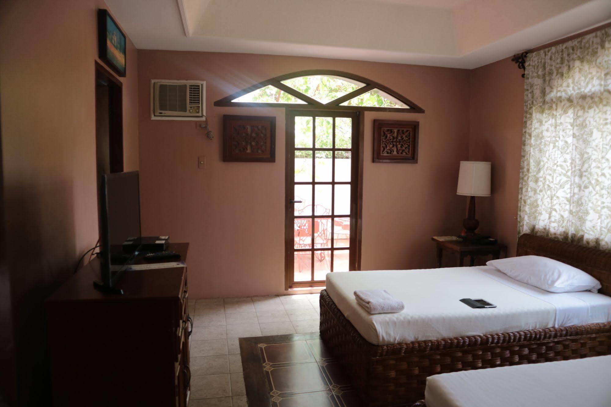 Casa La Granja Otel Iloilo City Dış mekan fotoğraf