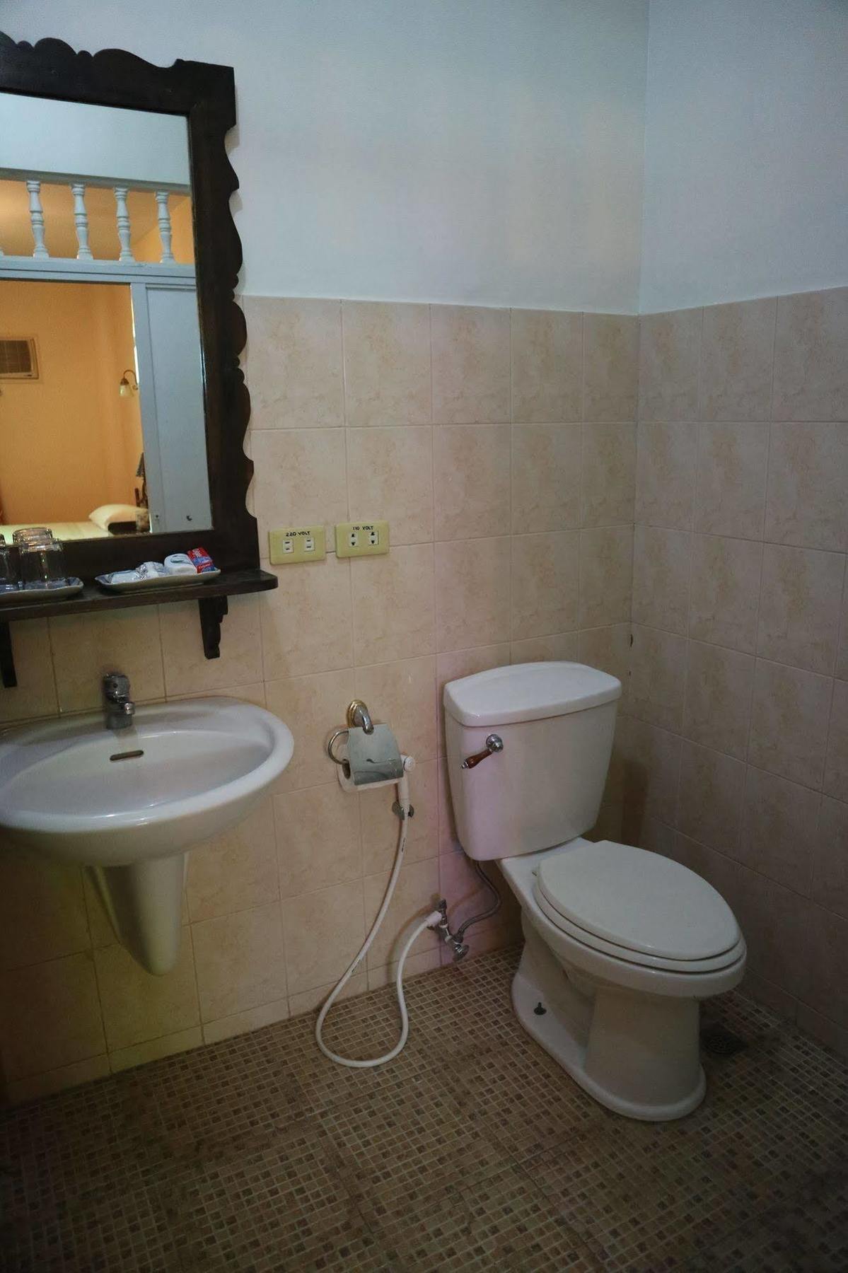 Casa La Granja Otel Iloilo City Dış mekan fotoğraf