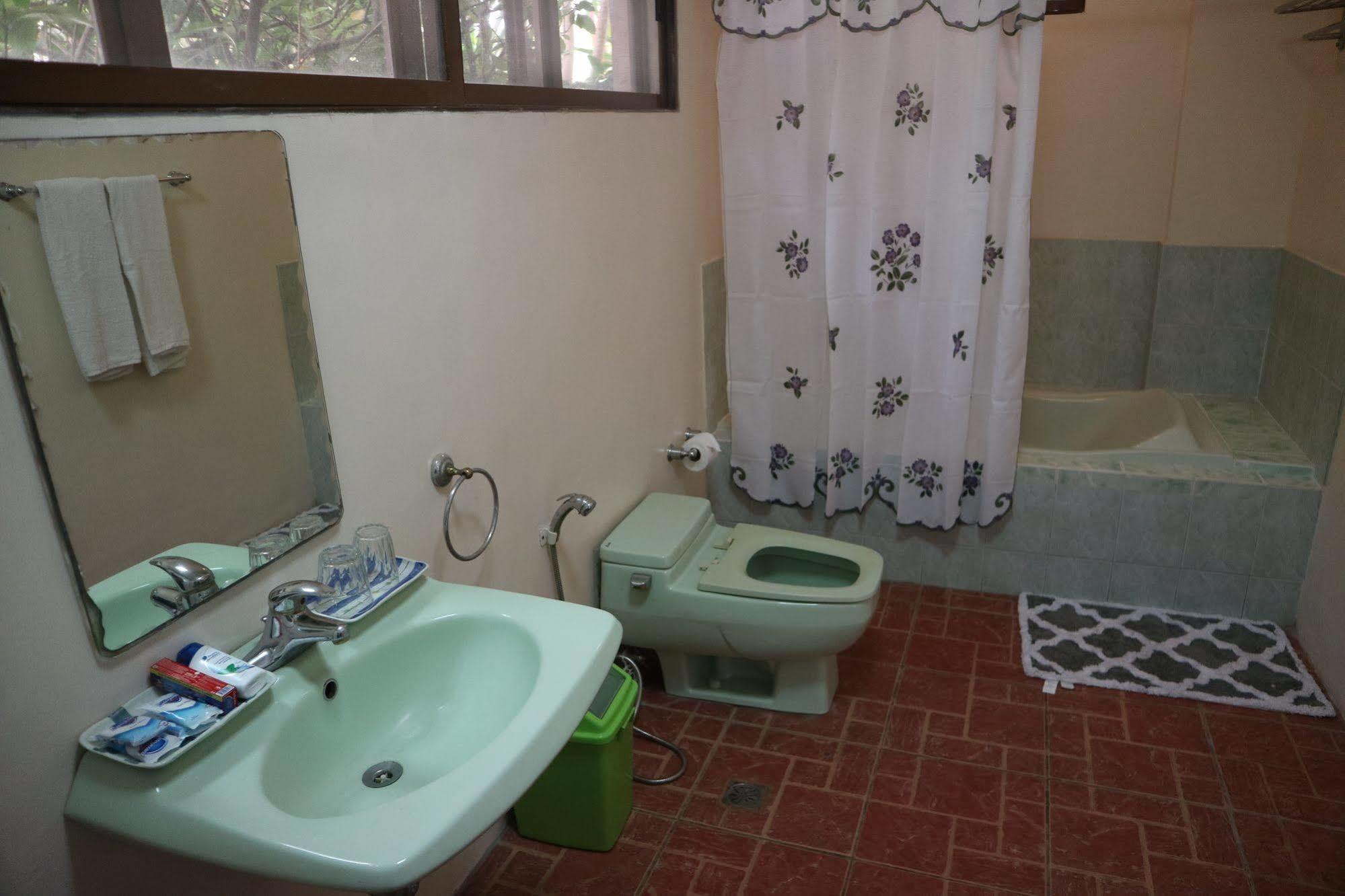 Casa La Granja Otel Iloilo City Dış mekan fotoğraf