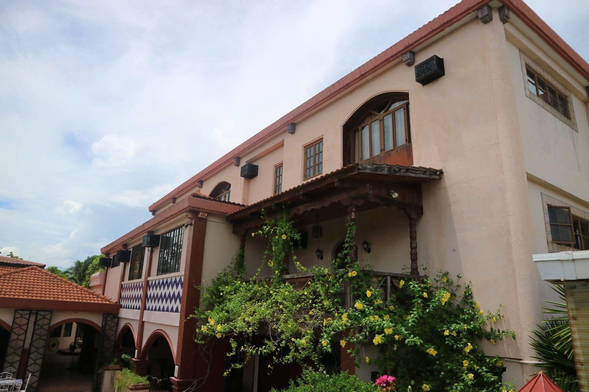 Casa La Granja Otel Iloilo City Dış mekan fotoğraf