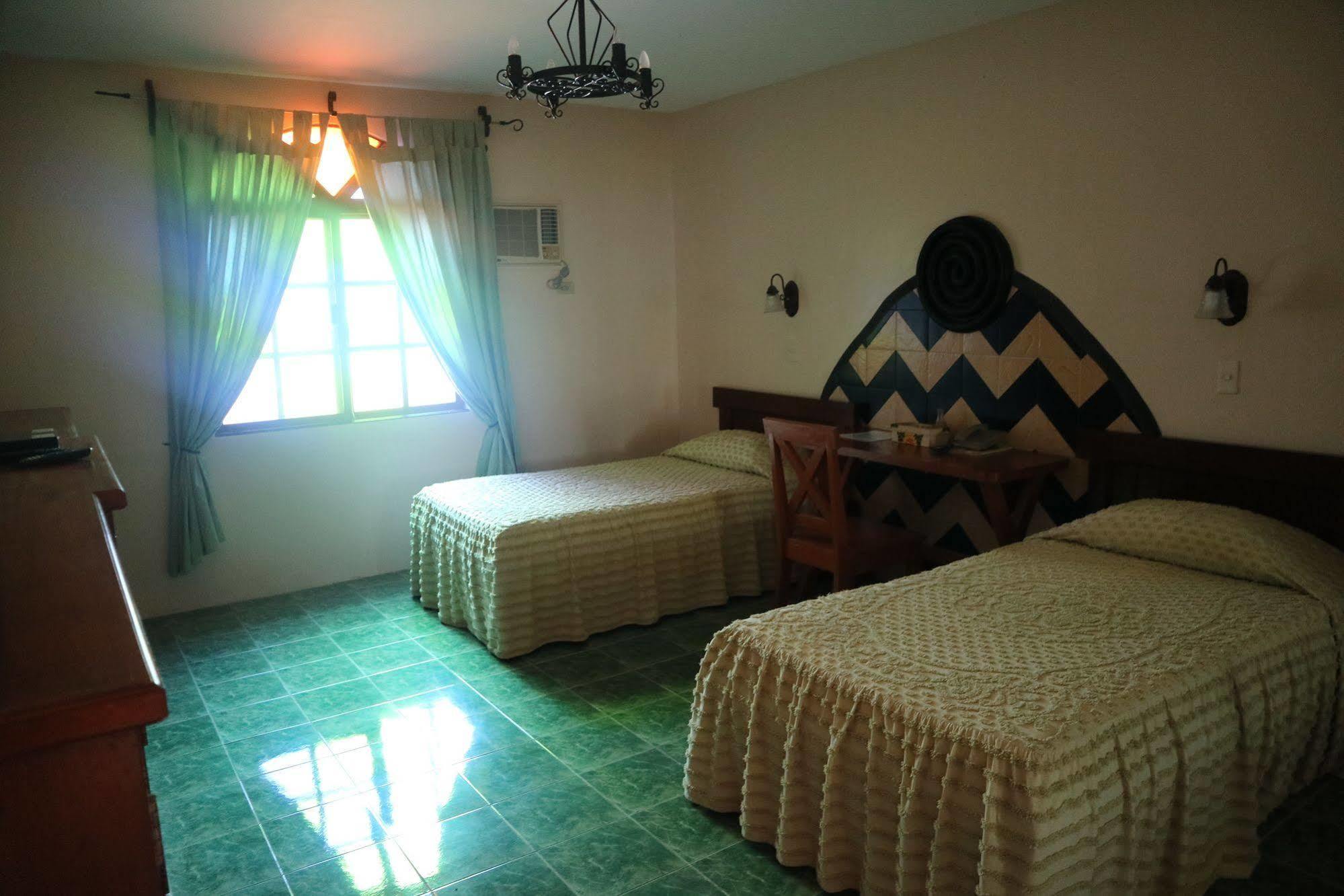Casa La Granja Otel Iloilo City Dış mekan fotoğraf