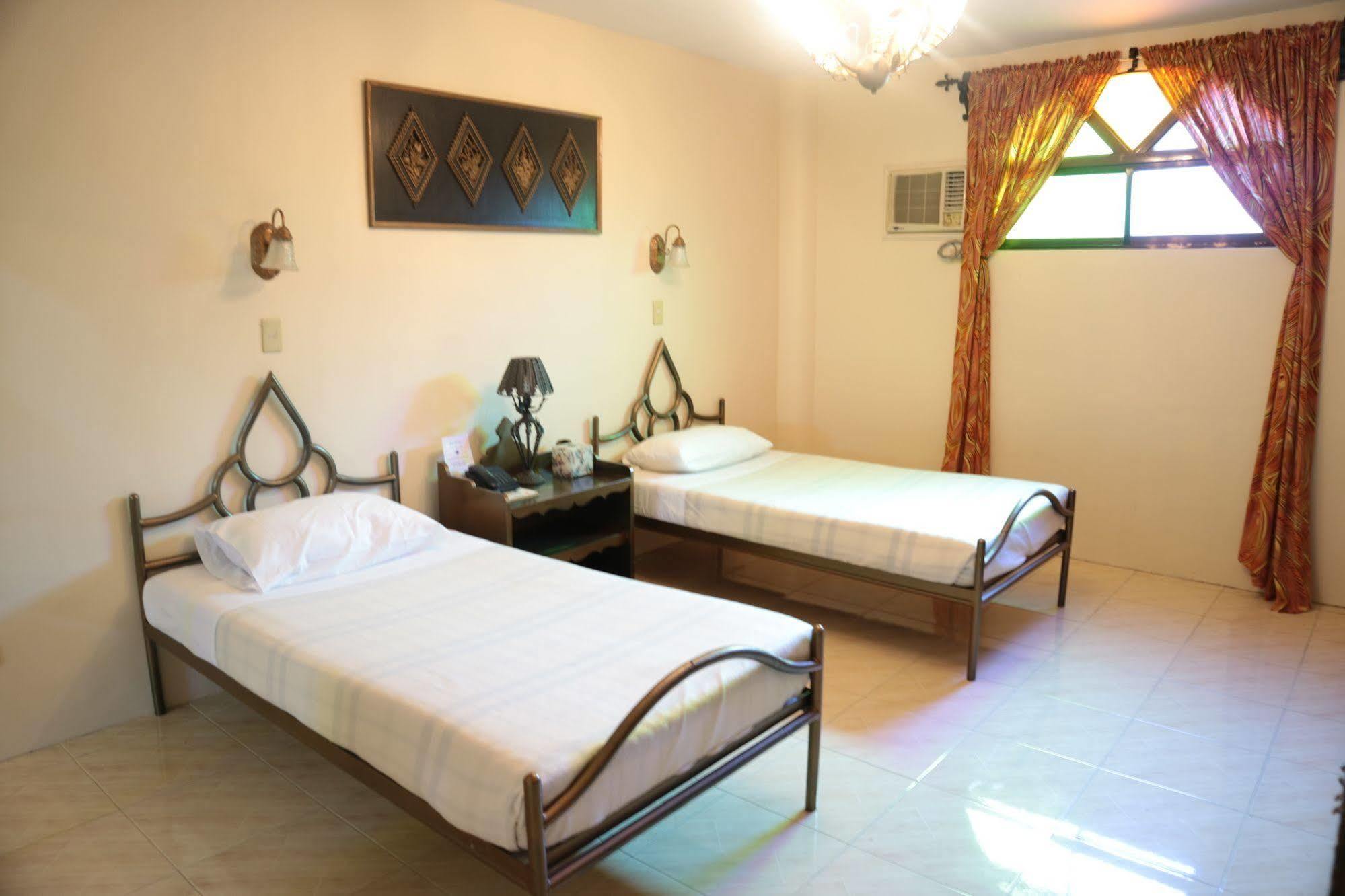 Casa La Granja Otel Iloilo City Dış mekan fotoğraf