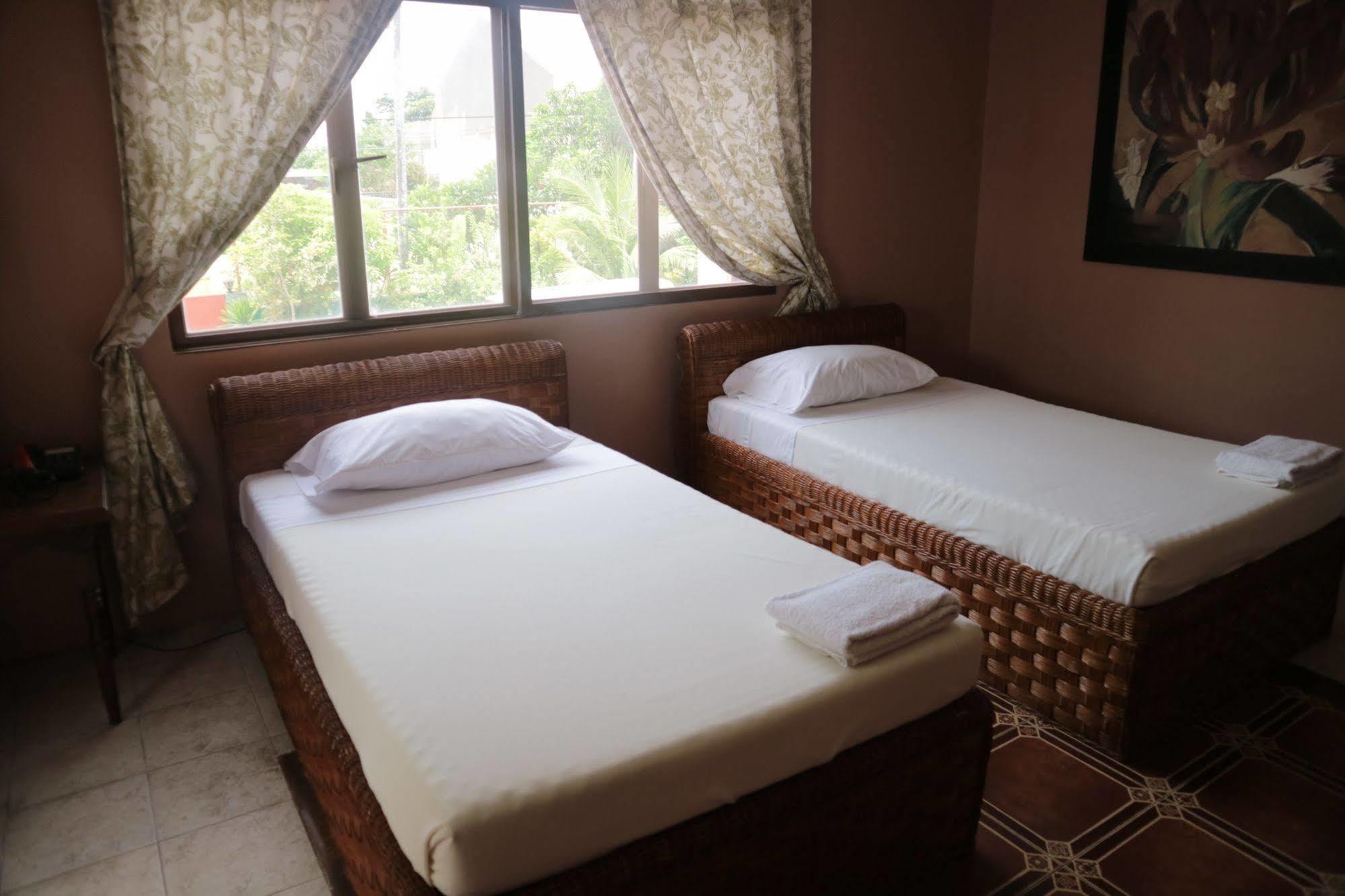 Casa La Granja Otel Iloilo City Dış mekan fotoğraf