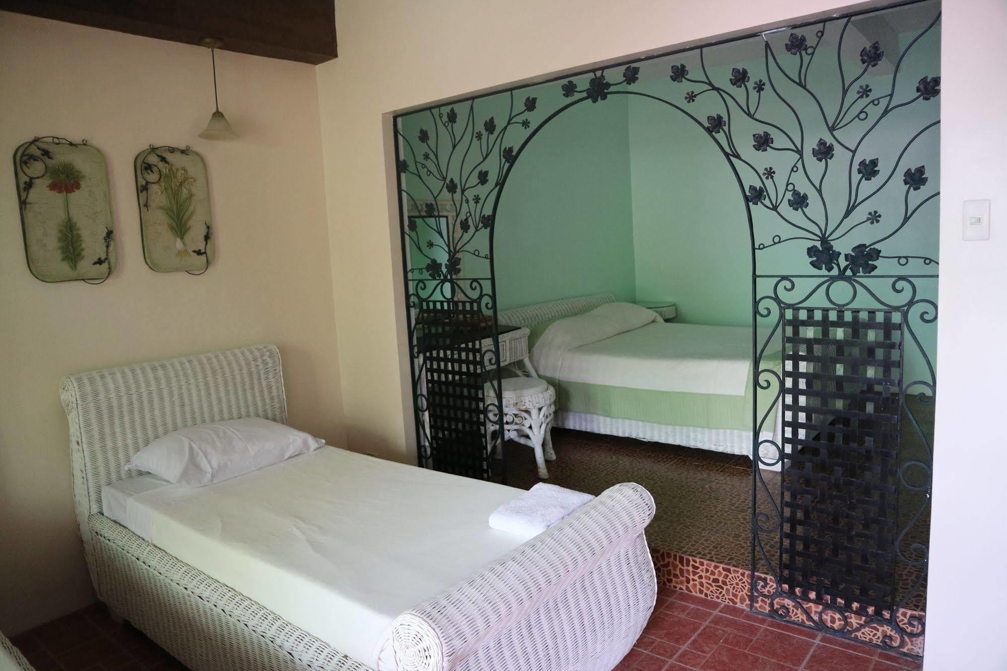 Casa La Granja Otel Iloilo City Dış mekan fotoğraf